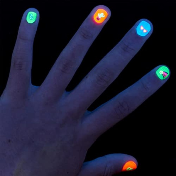 FabLab Glam and Glow Nail Studio - Image 8