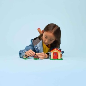 LEGO Animal Crossing Goldie's Cosy House Building Set 77058