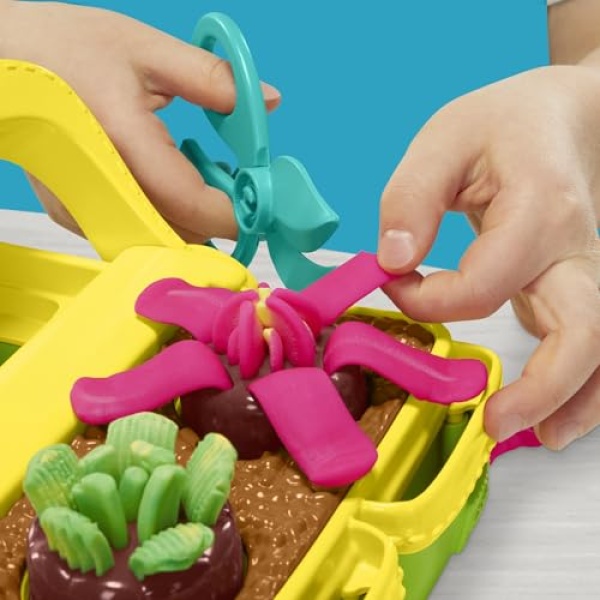 Play-Doh Blooming Flowers with 5 Tubs & 15 Accessories - Image 3