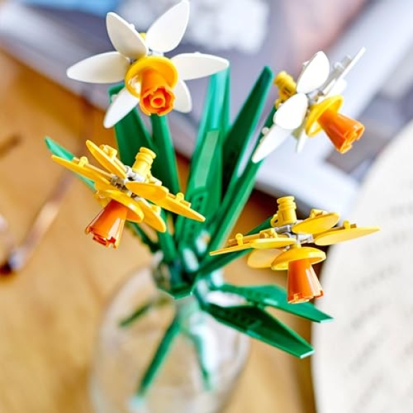 LEGO Creator Daffodils Artificial Faux Flowers Set 40747 - Image 4