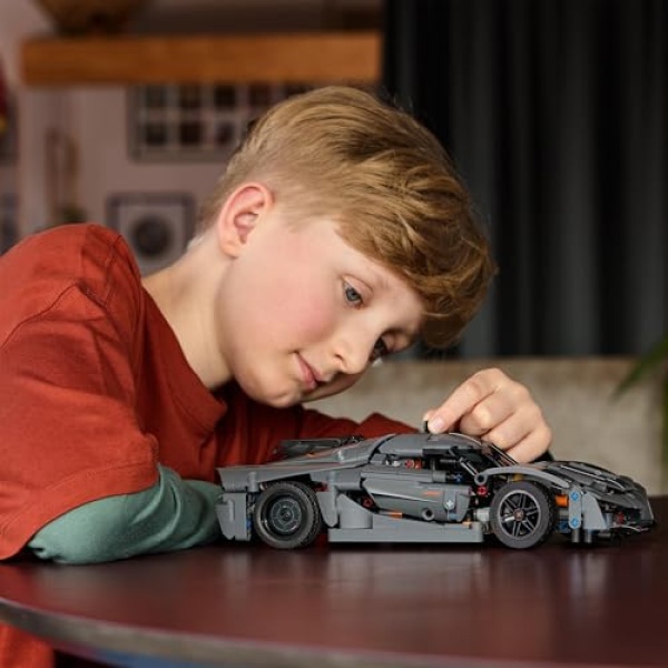 LEGO Technic Koenigsegg Jesko Absolut Grey Hypercar 42173 - Image 6