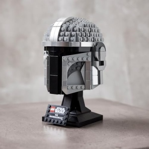 LEGO Star Wars The Mandalorian Helmet Model Adult Set 75328