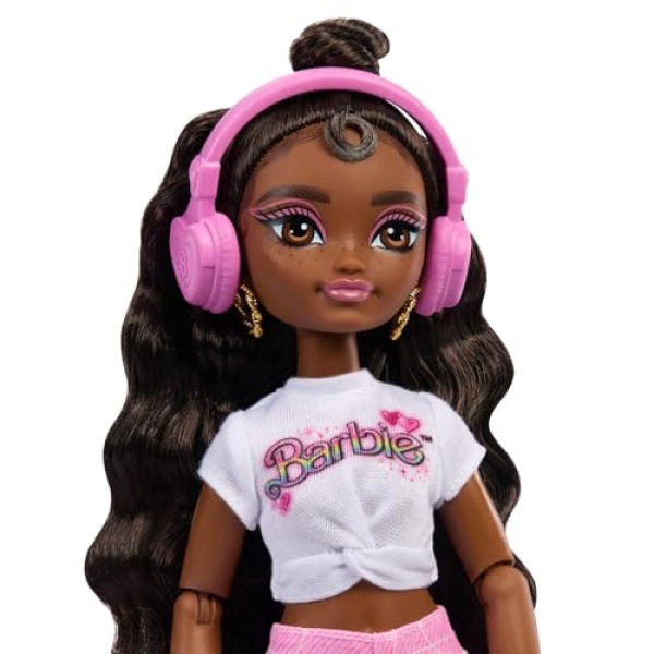 Dream Besties Barbie Brooklyn Roller Skating Fashion Doll - Image 2