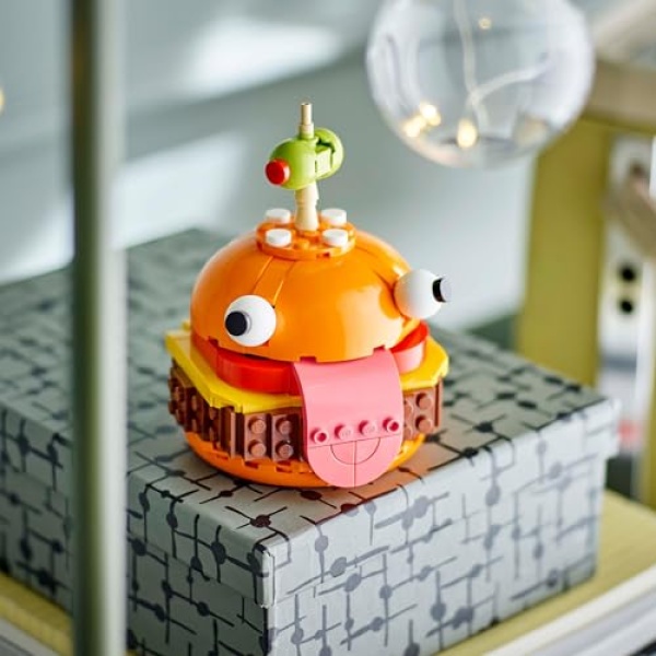 LEGO Fortnite Durrr Burger Character Building Toy Set 77070 - Image 5