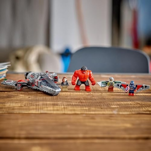 LEGO Marvel Captain America vs. Red Hulk Battle Set 76292 - Image 3