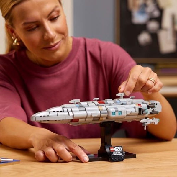 LEGO Star Wars Home One Starcruiser Set for Adults 75405 - Image 8
