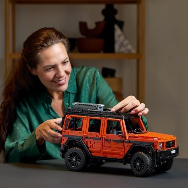 LEGO Technic Mercedes-Benz G 500 PROFESSIONAL Line Set 42177 - Image 6