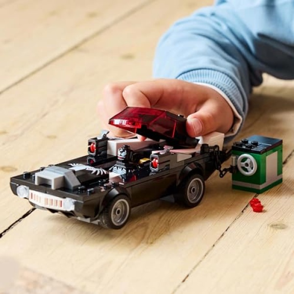 LEGO Marvel Spider-Man vs. Venom Muscle Car Playset 76309 - Image 3