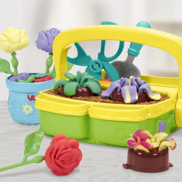 Play-Doh Blooming Flowers with 5 Tubs & 15 Accessories - Image 5