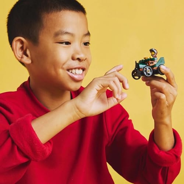 LEGO City Aeroplane vs. Hospital Bed Race Car Pack 60459 - Image 3