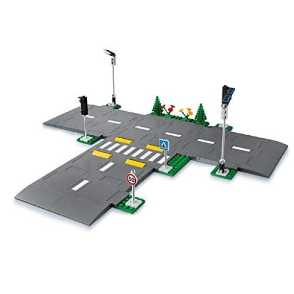 LEGO City Road Plates Building Set with Traffic Lights 60304 - Image 3