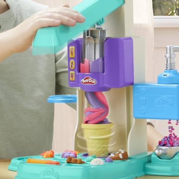 Play-Doh Rainbow Ice Cream Playset with 5 Tubs - Image 7