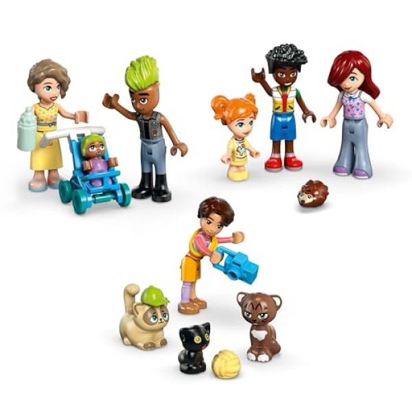 LEGO Friends Heartlake City Apartments and Shops Set 42670 - Image 4