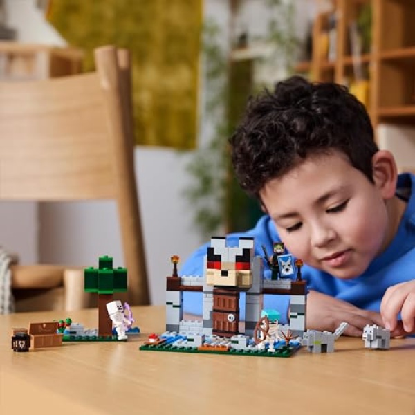 LEGO Minecraft The Wolf Stronghold Video-Game Toy Set 21261
