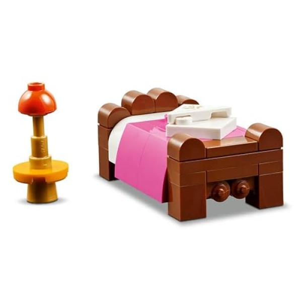 LEGO Friends Castle Bed and Breakfast Mini-Dolls Set 42638 - Image 3