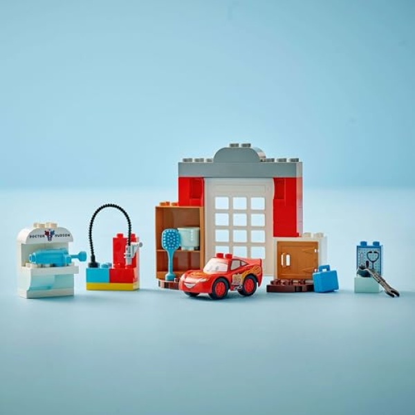 LEGO DUPLO Disney Cars McQueen's Visit to Doc's Garage 10456 - Image 4