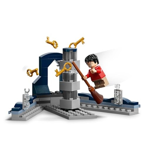 LEGO Harry Potter Hogwarts Castle: The Main Tower Set 76454 - Image 4