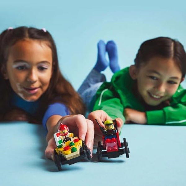 LEGO City Pizza vs. Fire Truck Race Car Pack Toy 60458 - Image 4