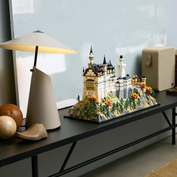 LEGO Architecture Neuschwanstein Castle Set for Adults 21063 - Image 2