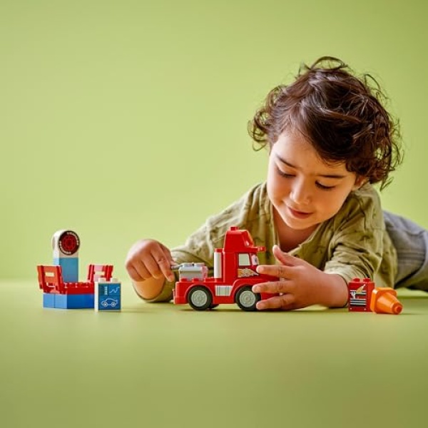 LEGO DUPLO Disney and Pixar's Cars Mack at the Race 10417 - Image 5