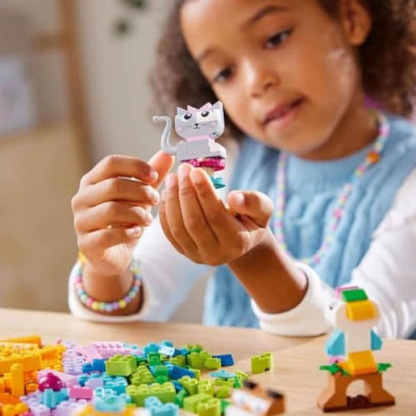 LEGO Classic Creative Pets Animal Toys with Bricks 11034 - Image 4