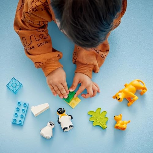 LEGO DUPLO Wild Animal Families: Penguins & Lions Set 10442 - Image 4