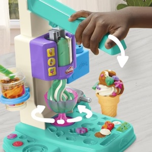 Play-Doh Rainbow Ice Cream Playset with 5 Tubs