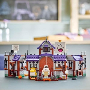 LEGO Super Mario King Boo's Haunted Mansion Set 71436