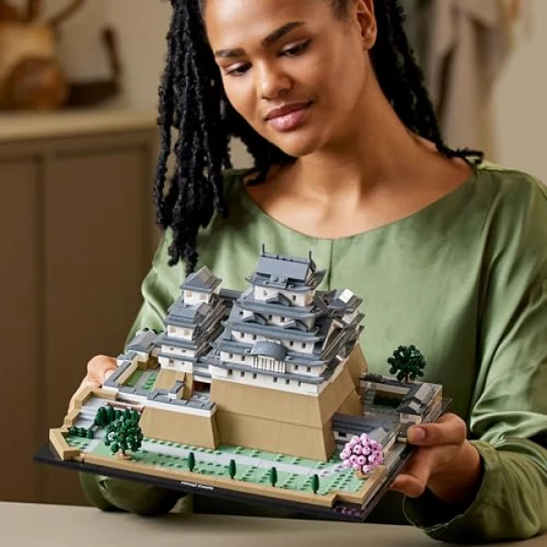 LEGO Architecture Himeji Castle Model Adults Set 21060 - Image 8