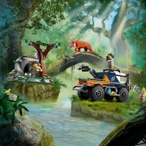 LEGO City Jungle Explorer Off-Road Truck & Toy Tiger 60426