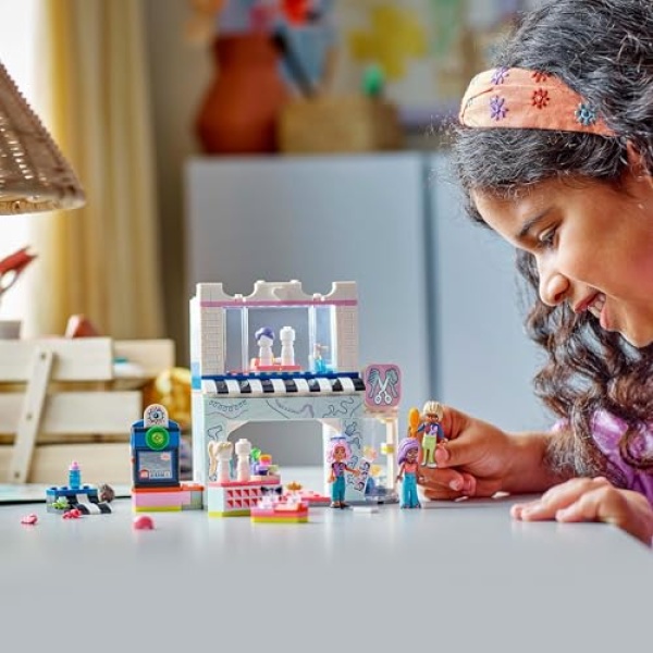 LEGO Friends Hair Salon and Accessories Shop Toy Set 42662 - Image 6