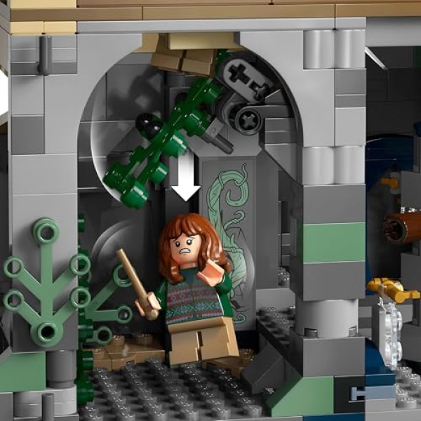 LEGO Harry Potter Hogwarts Castle: The Main Tower Set 76454 - Image 3