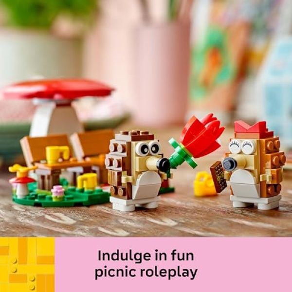 LEGO Hedgehog Picnic Date Set with Toy Animal Figures 40711 - Image 7
