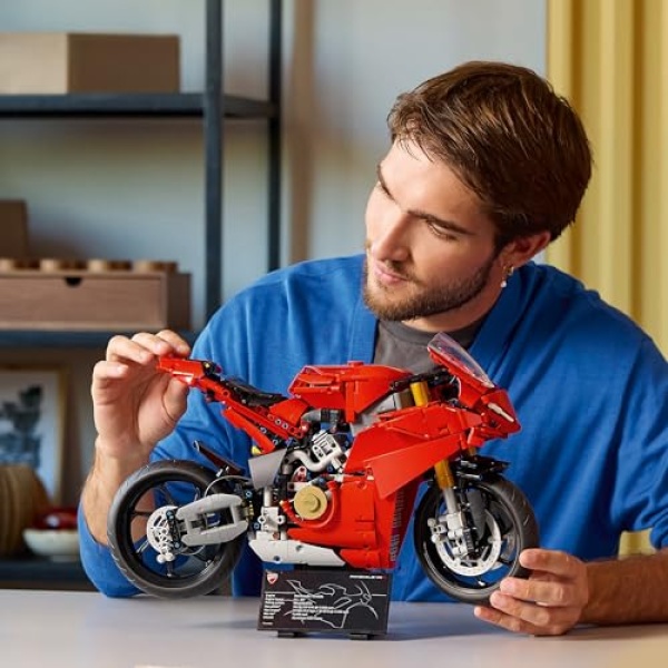 LEGO Technic Ducati Panigale V4 S Motorcycle Model Set 42202 - Image 8