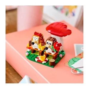 LEGO Hedgehog Picnic Date Set with Toy Animal Figures 40711