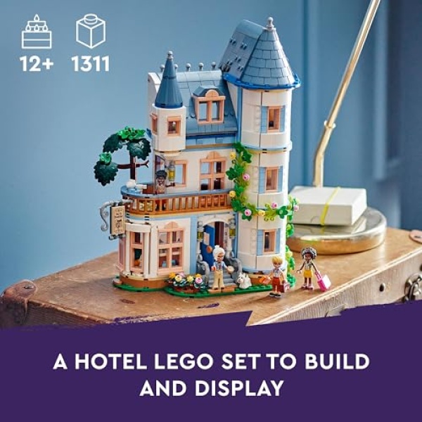LEGO Friends Castle Bed and Breakfast Mini-Dolls Set 42638 - Image 2