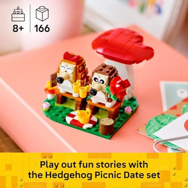 LEGO Hedgehog Picnic Date Set with Toy Animal Figures 40711 - Image 2
