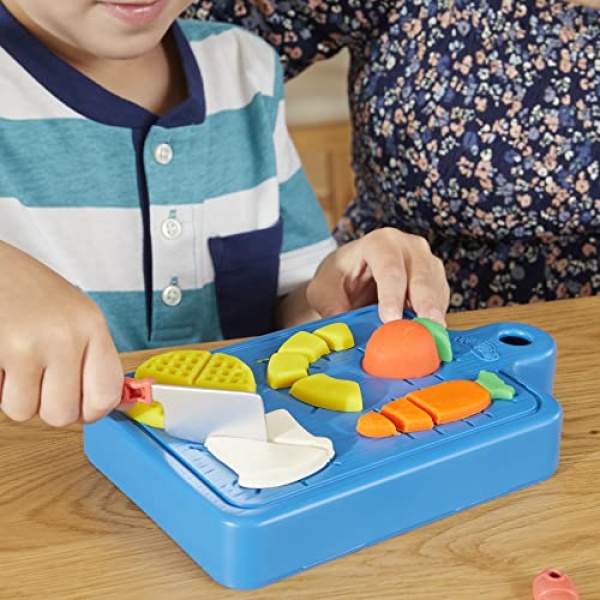Play-Doh Little Chef Starter Set with 5 Tubs & Accessories - Image 4