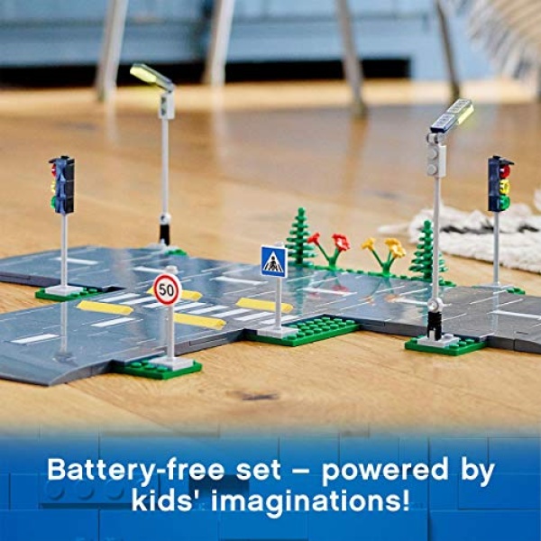 LEGO City Road Plates Building Set with Traffic Lights 60304 - Image 6