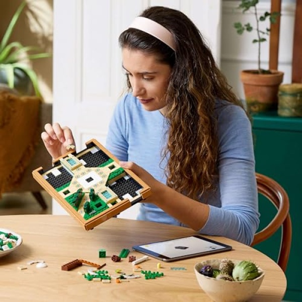 LEGO Icons Fountain Garden Home Decor Set for Adults 10359 - Image 4