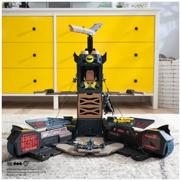 Batman Transforming Vehicle Playset - Image 8