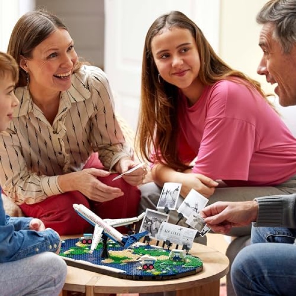 LEGO Family Travel Moments World Map Building Toy Set 41838 - Image 6