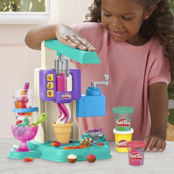 Play-Doh Rainbow Ice Cream Playset with 5 Tubs - Image 6