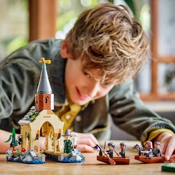 LEGO Harry Potter Hogwarts Castle Boathouse Toy Set 76426 - Image 5