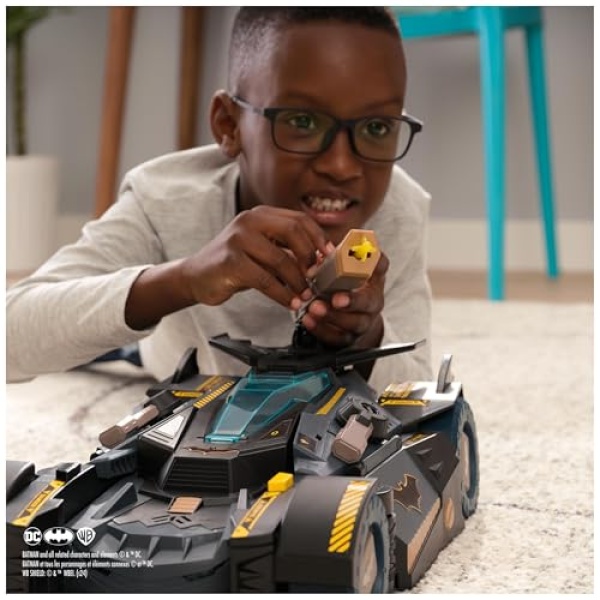 Batman Transforming Vehicle Playset - Image 2