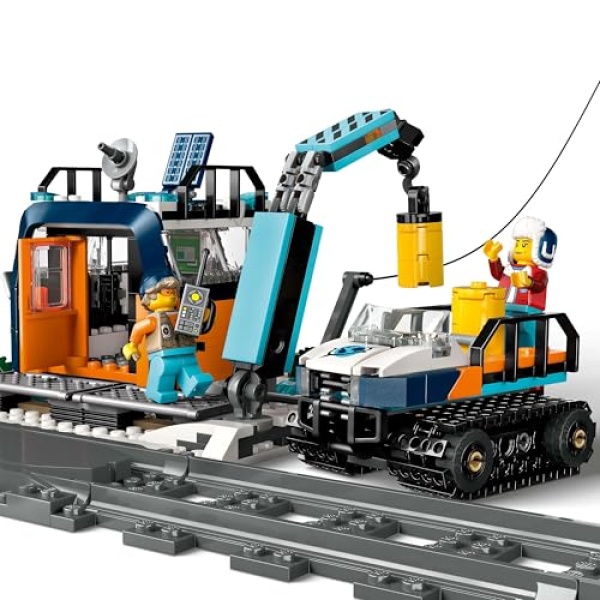 LEGO City Explorers' Arctic Polar Express Train Set 60470 - Image 5