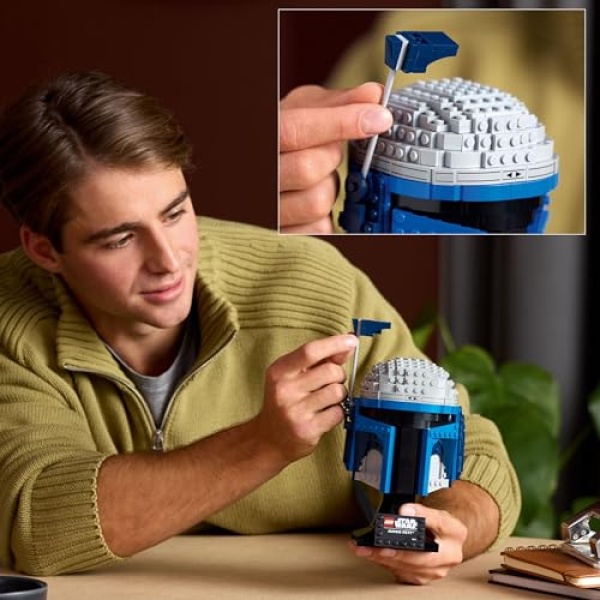 LEGO Star Wars Jango Fett Helmet Set for Adults 75408 - Image 4