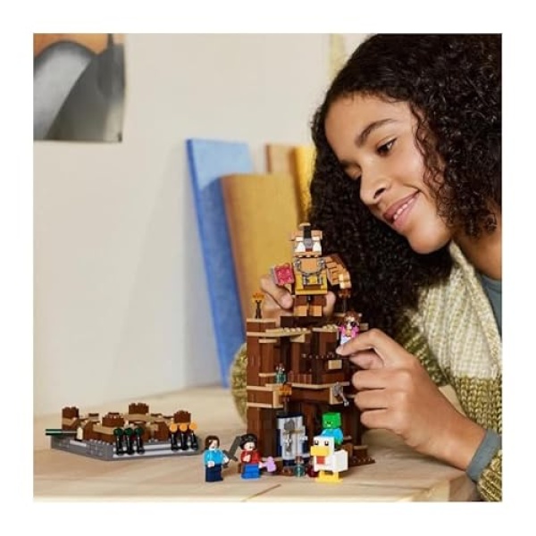 LEGO Minecraft Woodland Mansion Fighting Ring Toy Set 21272