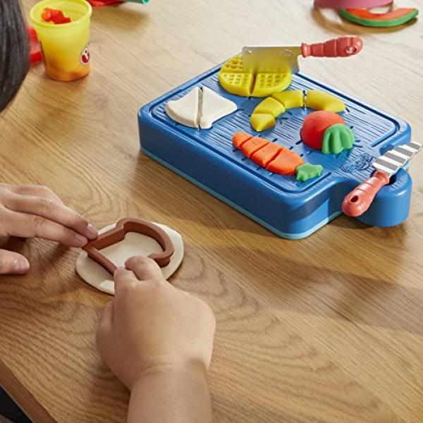 Play-Doh Little Chef Starter Set with 5 Tubs & Accessories - Image 2