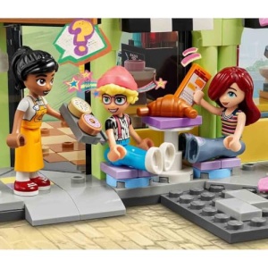 LEGO Friends Heartlake City Caf? Building Toy Set 42618